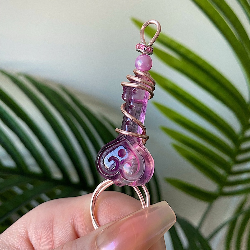 Smoke Ring - Rainbow Fluorite Key